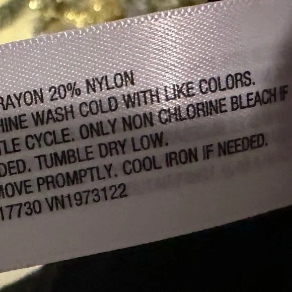 Ava & Viv Black V-Neck Blouse - Picture 4 of 6